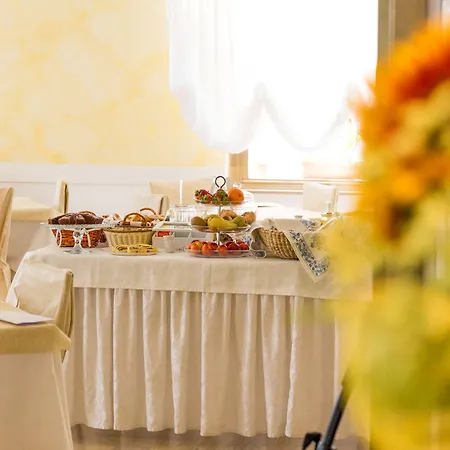 圣莫里茨酒店 3*