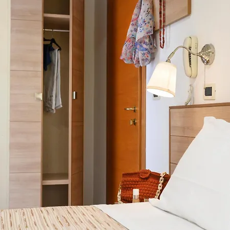 St. Moritz ホテル 3*